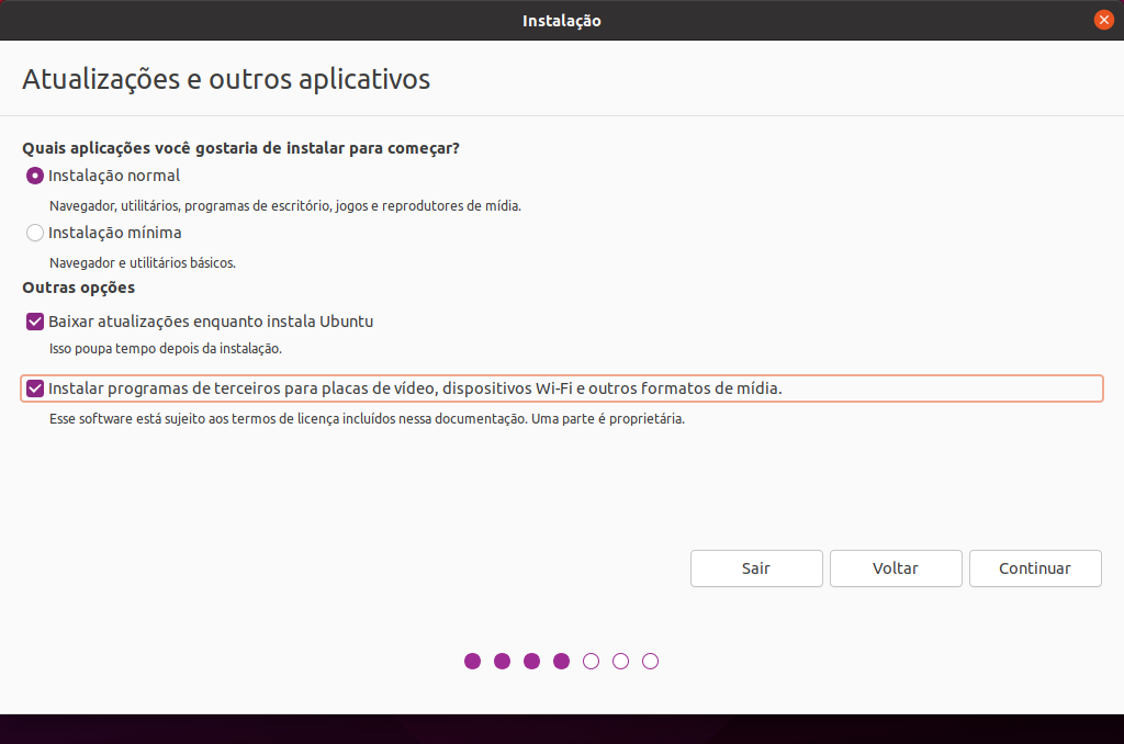 Tela de seleção de modo de instalação (mínimo ou normal) e opções de atualização e instalar codecs de terceiros durante a instalação do sistema.